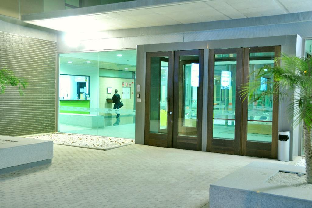 Residencia Universitaria Resa Damia Bonet فالنسيا المظهر الخارجي الصورة