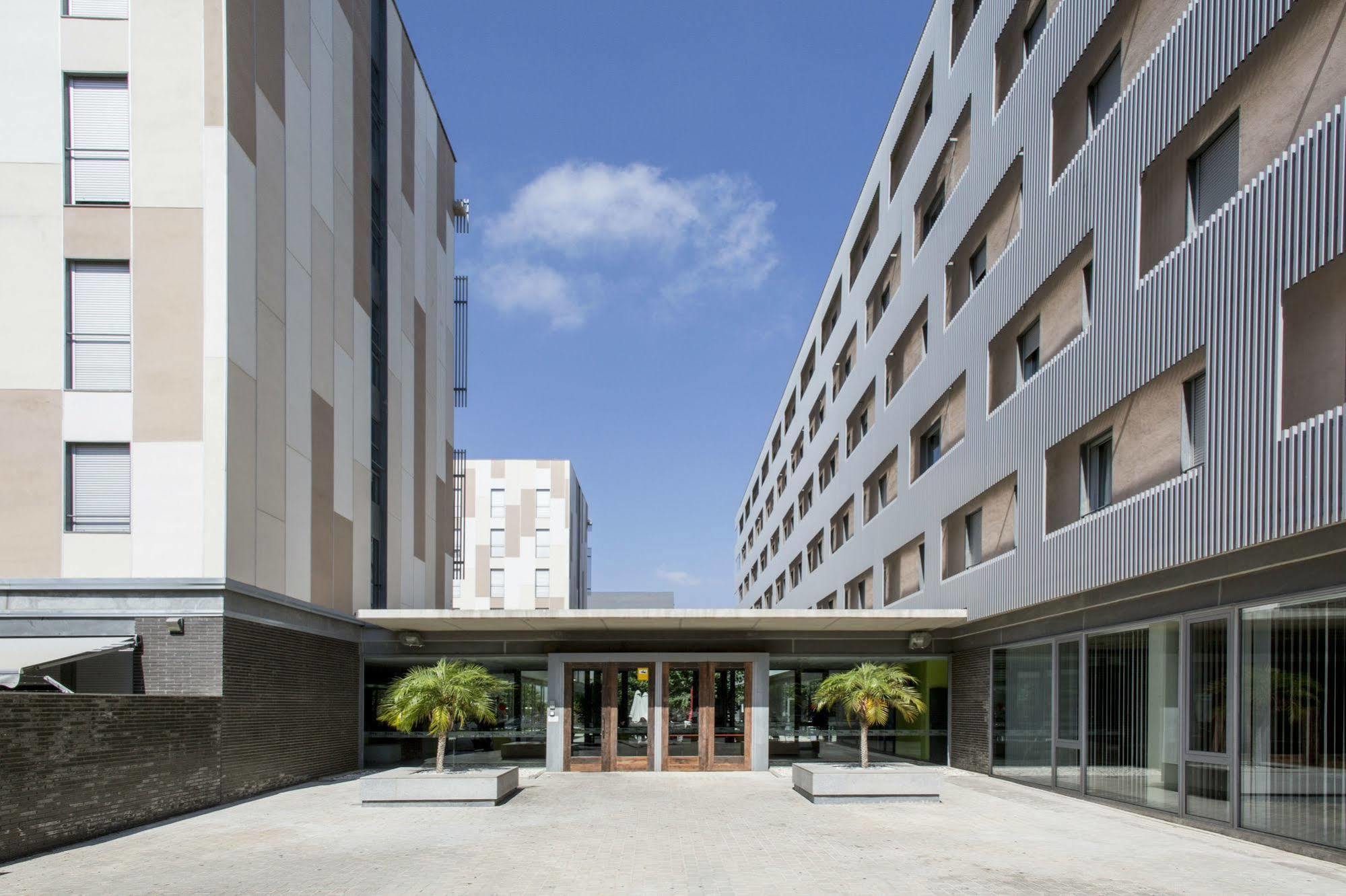 Residencia Universitaria Resa Damia Bonet فالنسيا المظهر الخارجي الصورة