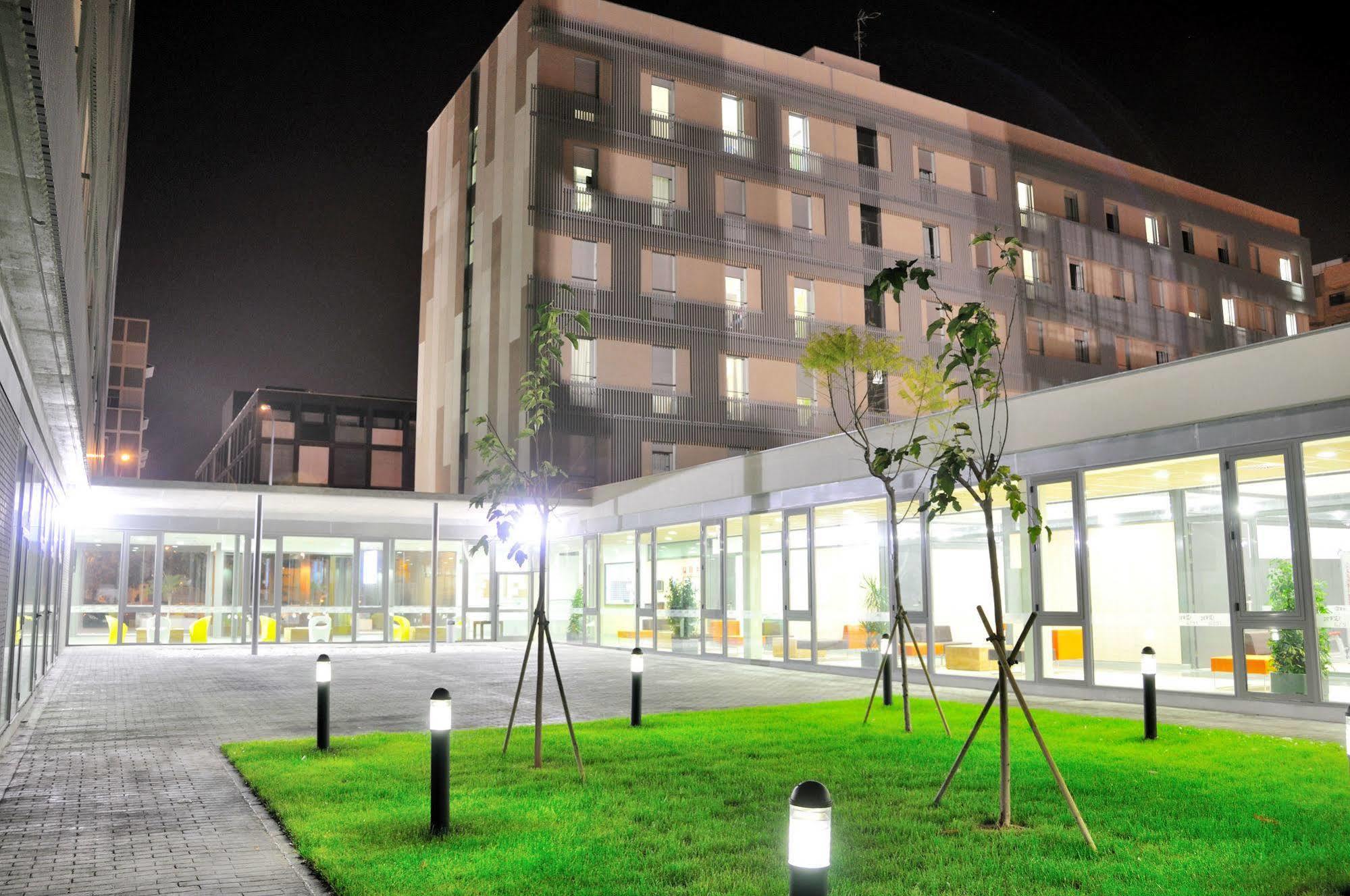 Residencia Universitaria Resa Damia Bonet فالنسيا المظهر الخارجي الصورة
